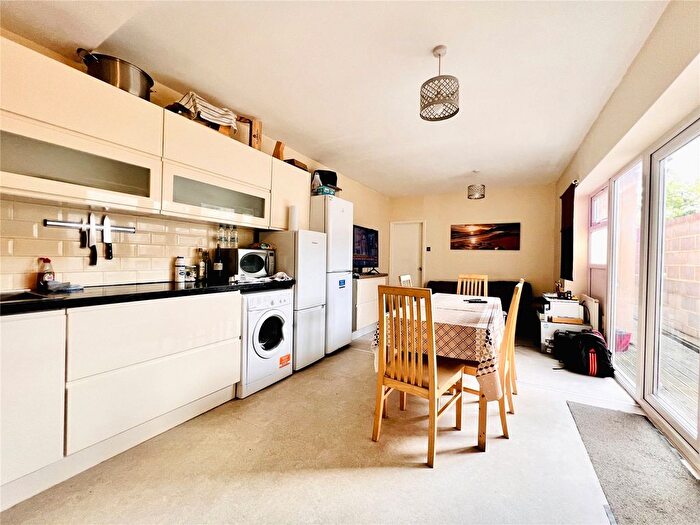 4 Bedroom Terraced House To Rent In Dean Street, London, E7
