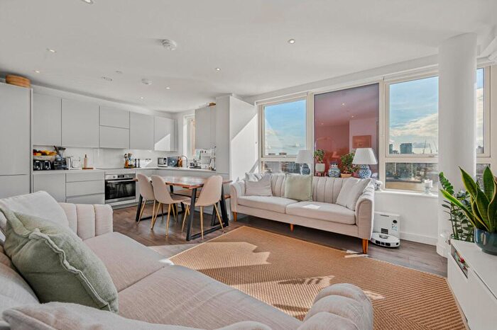 2 Bedroom Flat For Sale In Pier Road, Silvertown, E16
