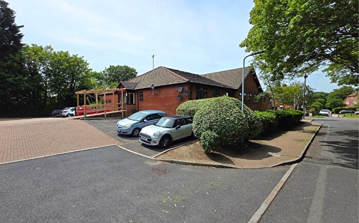 2 Bedroom Apartment For Sale In Emerson Court, Albert Walk, Crowthorne, Berkshire, RG45