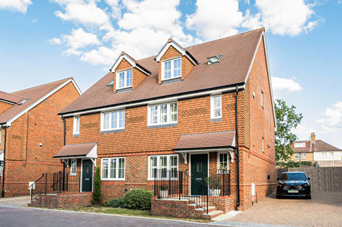 4 Bedroom Semi-Detached House For Sale In Fenton Close, Potters Bar, EN6