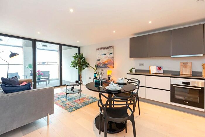 1 Bedroom Flat To Rent In Homestead Heights, Tottenham Lane, Crouch End, N8