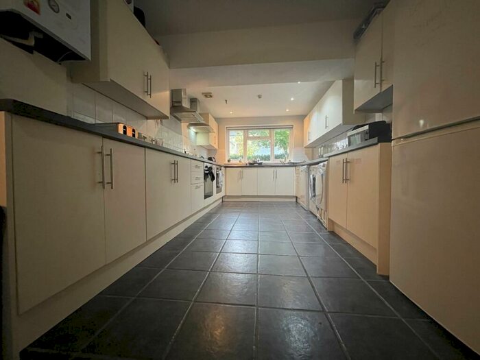 8 Bedroom Terraced House To Rent In Salisbury Road, Cathays, CF24