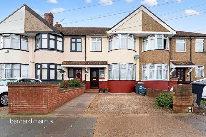 3 Bedroom Terraced House For Sale In Guildford Avenue, Feltham, TW13