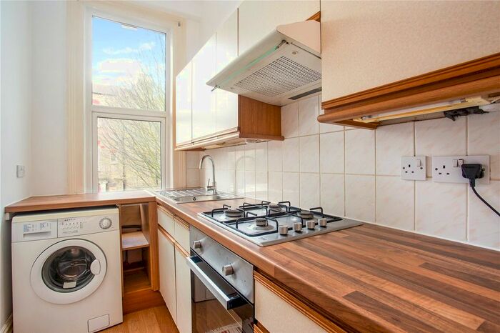 1 Bedroom Flat To Rent In Lambert Road, London SW2