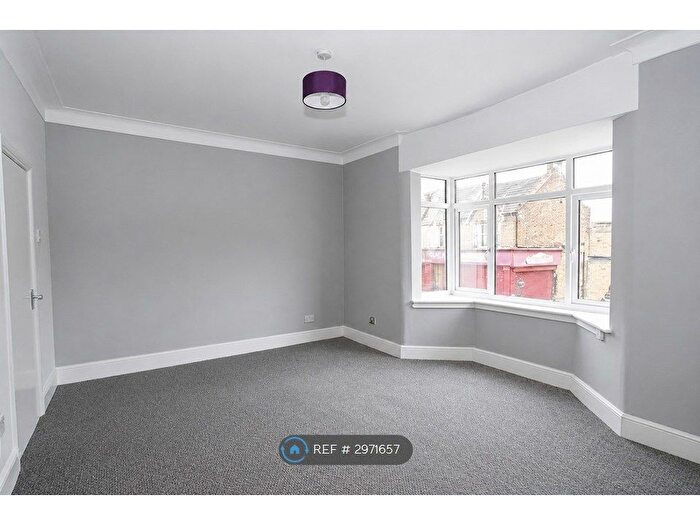 1 Bedroom Flat To Rent In Lea Bridge Road, London, E10