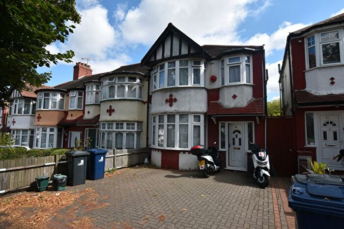 3 Bedroom End Of Terrace House To Rent In St. Augustines Avenue, London, W5