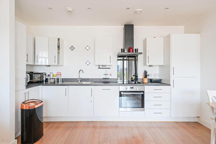 1 Bedroom Flat To Rent In Pomfret Place, , Docklands, London, E14