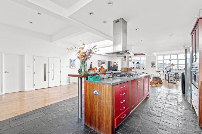 3 Bedroom Property To Rent In Shepherdess Walk, Micawber Wharf, N1