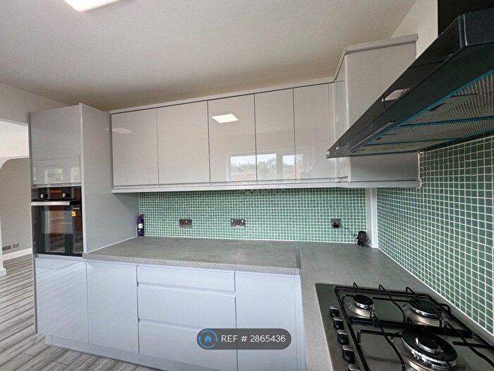 3 Bedroom End Terrace House To Rent In White Alder, Stacey Bushes, Milton Keynes, MK12