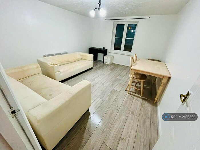 2 Bedroom Flat To Rent In Drapers Fields, Coventry, CV1