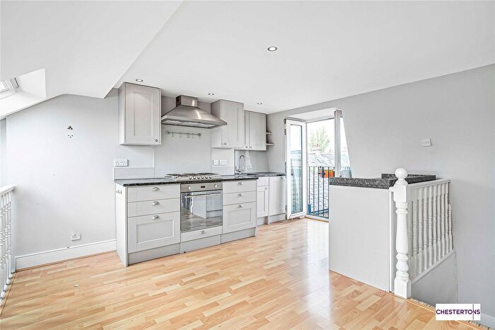 2 Bedroom Maisonette To Rent In Rowallan Road, Munster Village, SW6