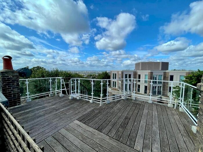 2 Bedroom Flat For Sale In Fitzjohn's Avenue, Hampstead Village, NW3