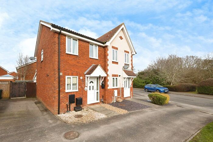 2 Bedroom Semi Detached House For Sale In Park Wood Close, Kingsnorth, Ashford, TN23