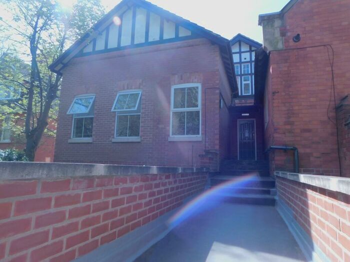 2 Bedroom Flat To Rent In Magdala Road, Nottingham, NG3