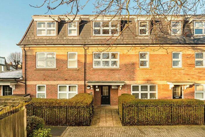 1 Bedroom Flat For Sale In Florence Way, London, SW12