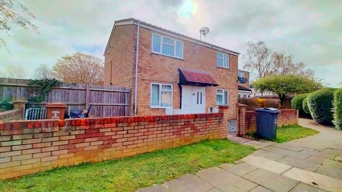2 Bedroom Ground Maisonette To Rent In Chester Road, Stevenage, SG1