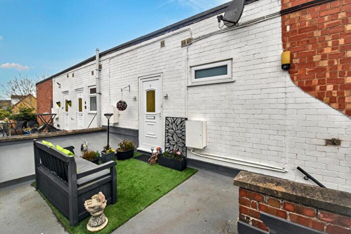 2 Bedroom Flat For Sale In Clifton Grove, Skegness, PE25