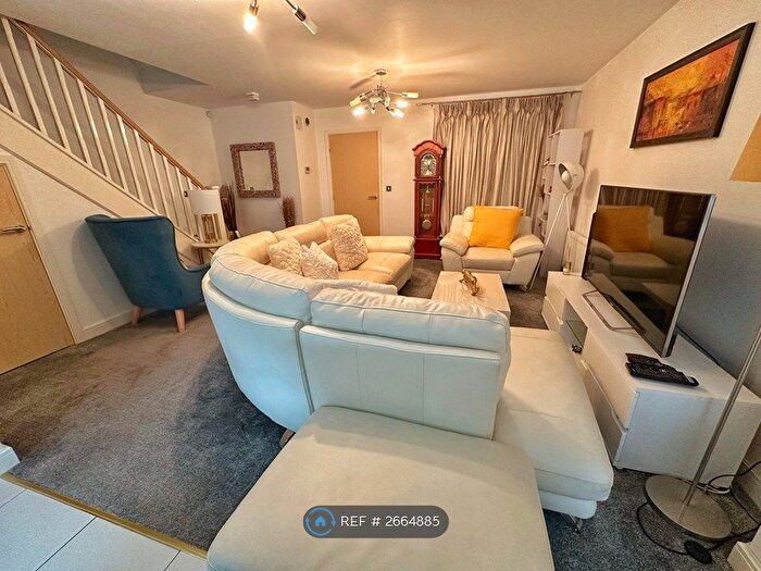 3 Bedroom Terraced House To Rent In Rylance Street, Manchester, M11