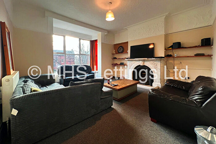 6 Bedroom Terraced House To Rent In Victoria Road, Leeds, LS6