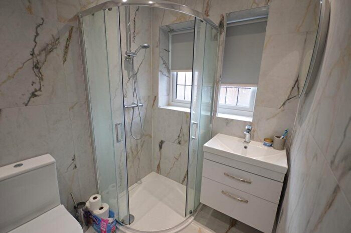 1 Bedroom Flat To Rent In Beacon House, Beaconsfield, HP9