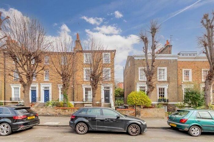 3 Bedroom Flat To Rent In Mortimer Road, London, N1
