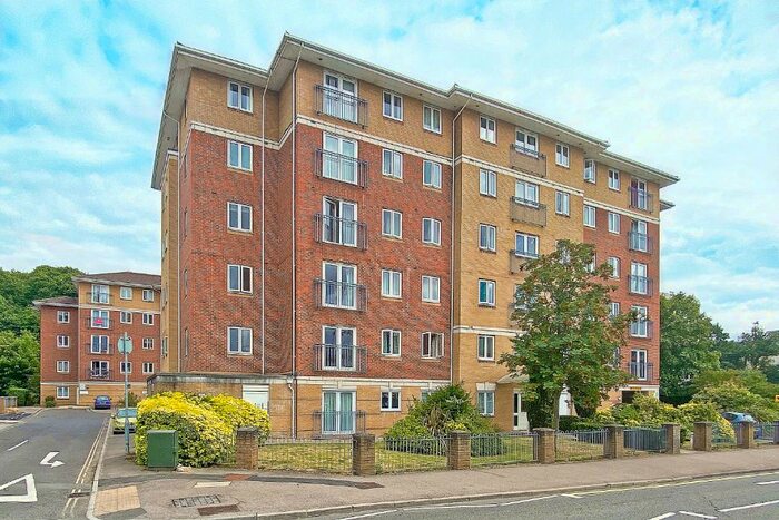 2 Bedroom Flat To Rent In Farnborough Road, Farnborough, GU14