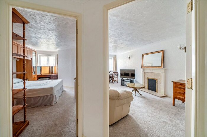 1 Bedroom Flat For Sale In Crosfield Court, Lower High Street, Watford, Hertfordshire, WD17
