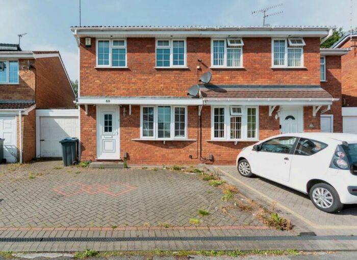 2 Bedroom House To Rent In Raddlebarn Farm Drive, Selly Oak, B29
