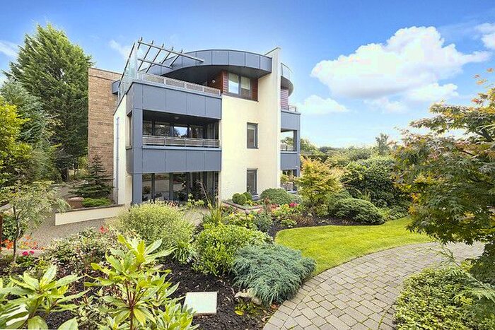 3 Bedroom Flat To Rent In Barnton Ave West, Cramond, Edinburgh, EH4