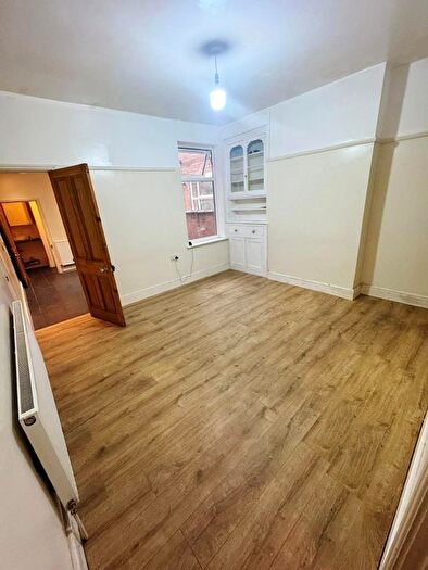 3 Bedroom Semi-Detached House To Rent In Stuart Street, Leicester, LE3