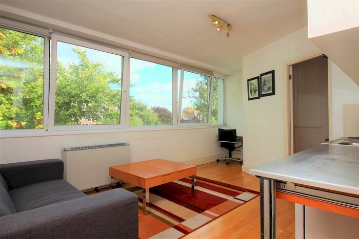 1 Bedroom Flat To Rent In Kersfield Road, London, SW15