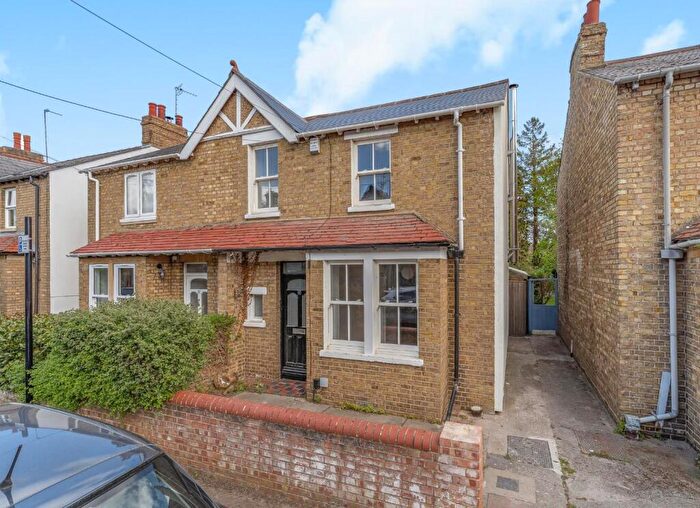 3 Bedroom Semi Detached House For Sale In Elmthorpe Road, Wolvercote, Oxford, OX2