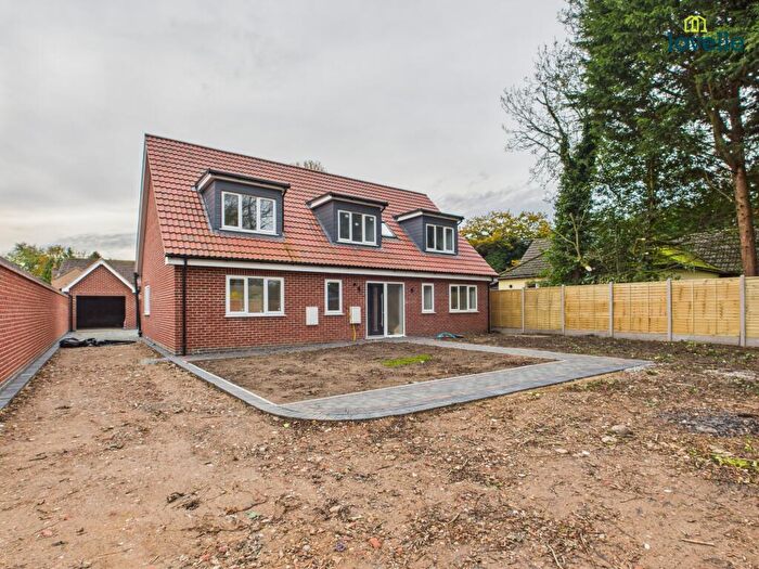 4 Bedroom Detached House For Sale In Gallamore Lane, Market Rasen, LN8