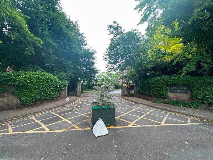 3 Bedroom Flat To Rent In Flat, Minster Court, Hillcrest Road, London, W5