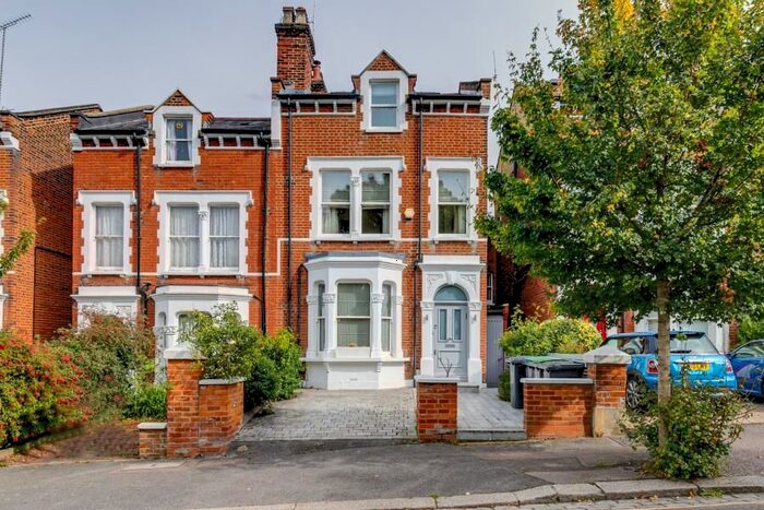 4 Bedroom Property To Rent In Cromwell Avenue, Highgate, N6