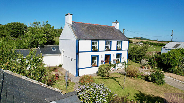 Detached House For Sale In Henllys Uchaf (House), Llanbedrog, LL53