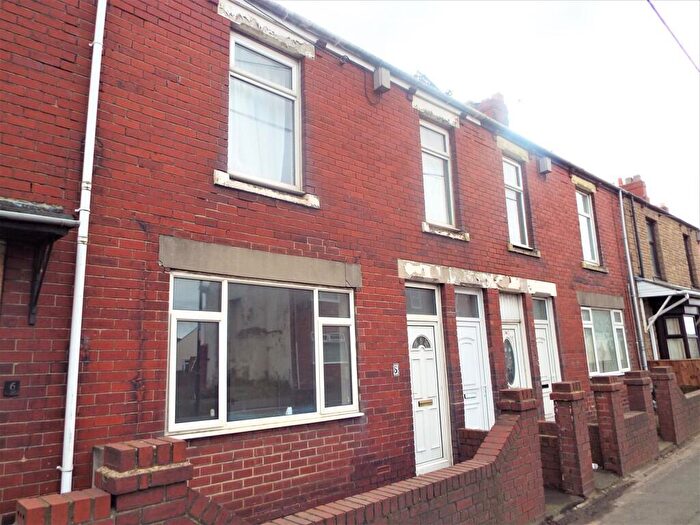 2 Bedroom Flat To Rent In St. Oswalds Terrace, Shiney Row, Houghton-Le-Spring, DH4