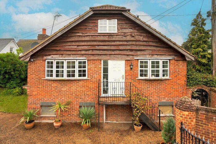 1 Bedroom Chalet To Rent In Friary Island, Wraysbury, Staines, TW19