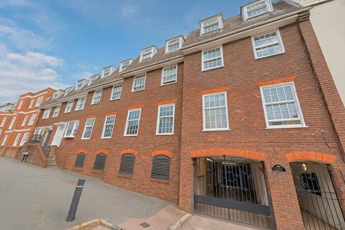 2 Bedroom Flat To Rent In Quarry Street, Guildford, GU1
