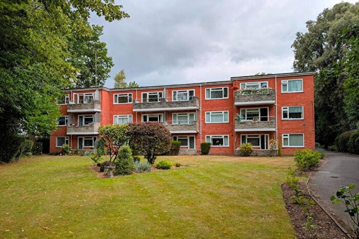 2 Bedroom Flat For Sale In Cavendish Place, Bournemouth, BH1