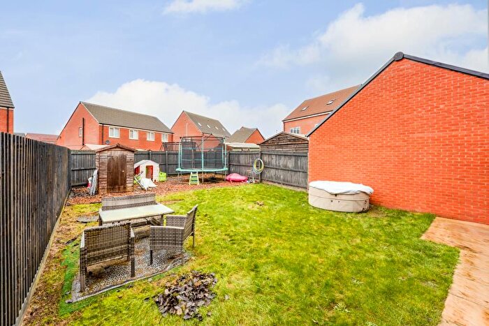 3 Bedroom Property For Sale In Bosworth Street, Kettering, NN15