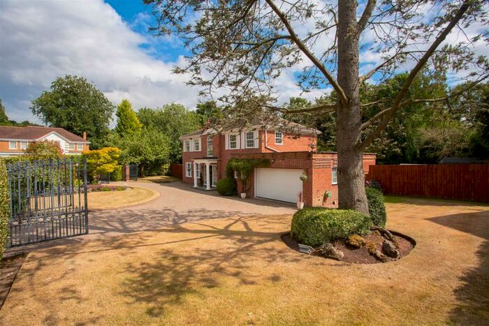 4 Bedroom Detached House To Rent In Knowles Drive, Four Oaks Estate, B74