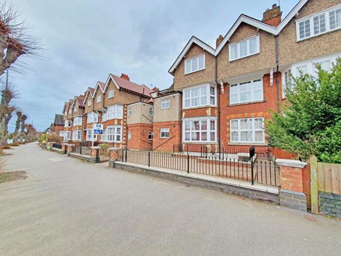 Studio To Rent In Clifton Road, - Clifton Road, CV21