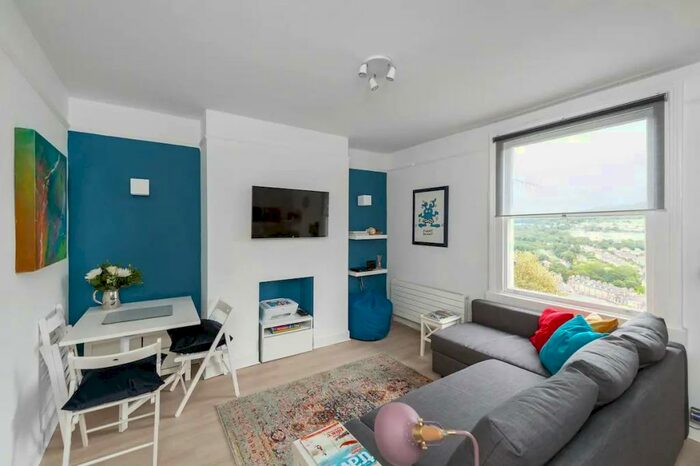 1 Bedroom Flat To Rent In City View, Bath, BA1