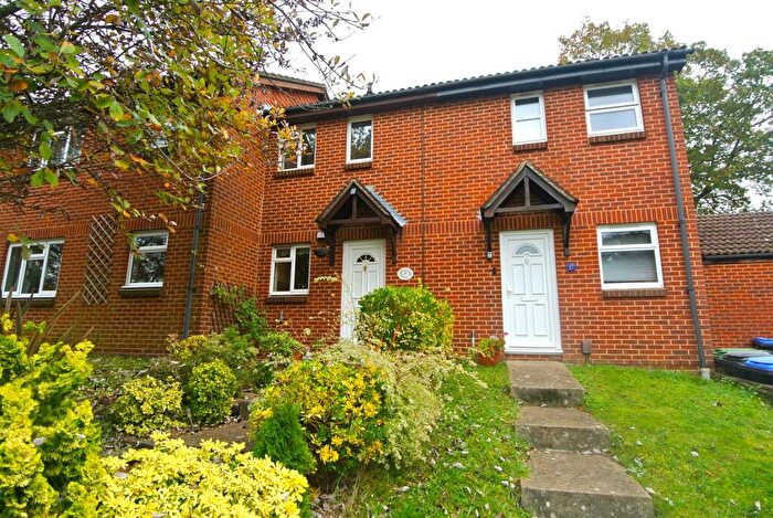 2 Bedroom Terraced House To Rent In Woking, GU22