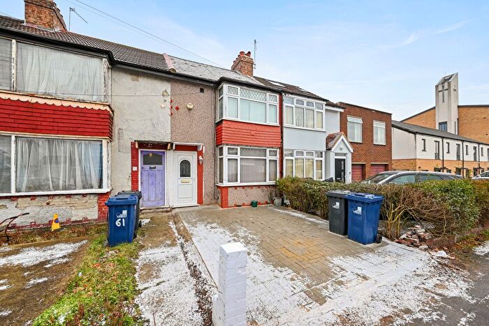 2 Bedroom Terraced House For Sale In Federal Road, Perivale, UB6