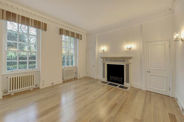 5 Bedroom Maisonette To Rent In Cheyne Walk, Chelsea, London, SW3