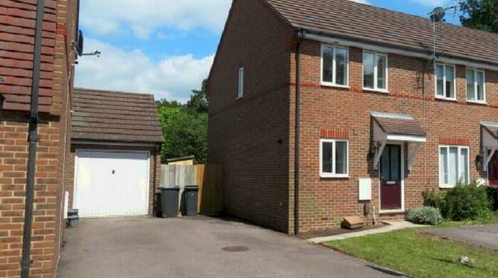2 Bedroom End Of Terrace House To Rent In Sorrel Drive, Whiteley, PO15