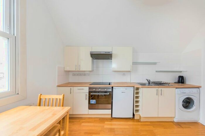1 Bedroom Flat To Rent In Broadhurst Gardens, Finchley Road, London, NW6