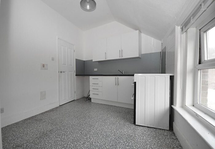 1 Bedroom Flat To Rent In Boscombe, BH1